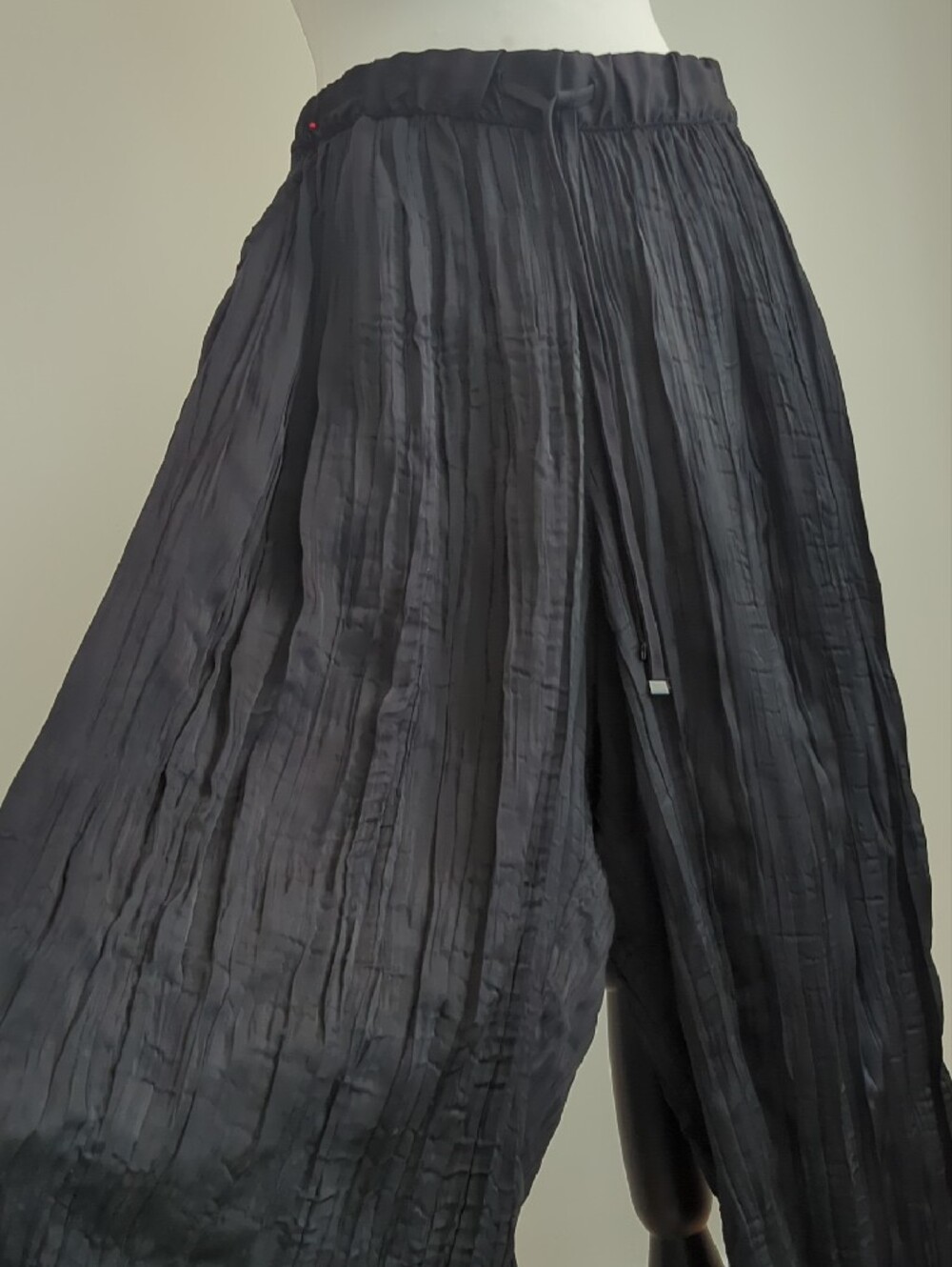 H&M Divided Black High-Waisted Plissé Crinkled Wide-Leg Pants